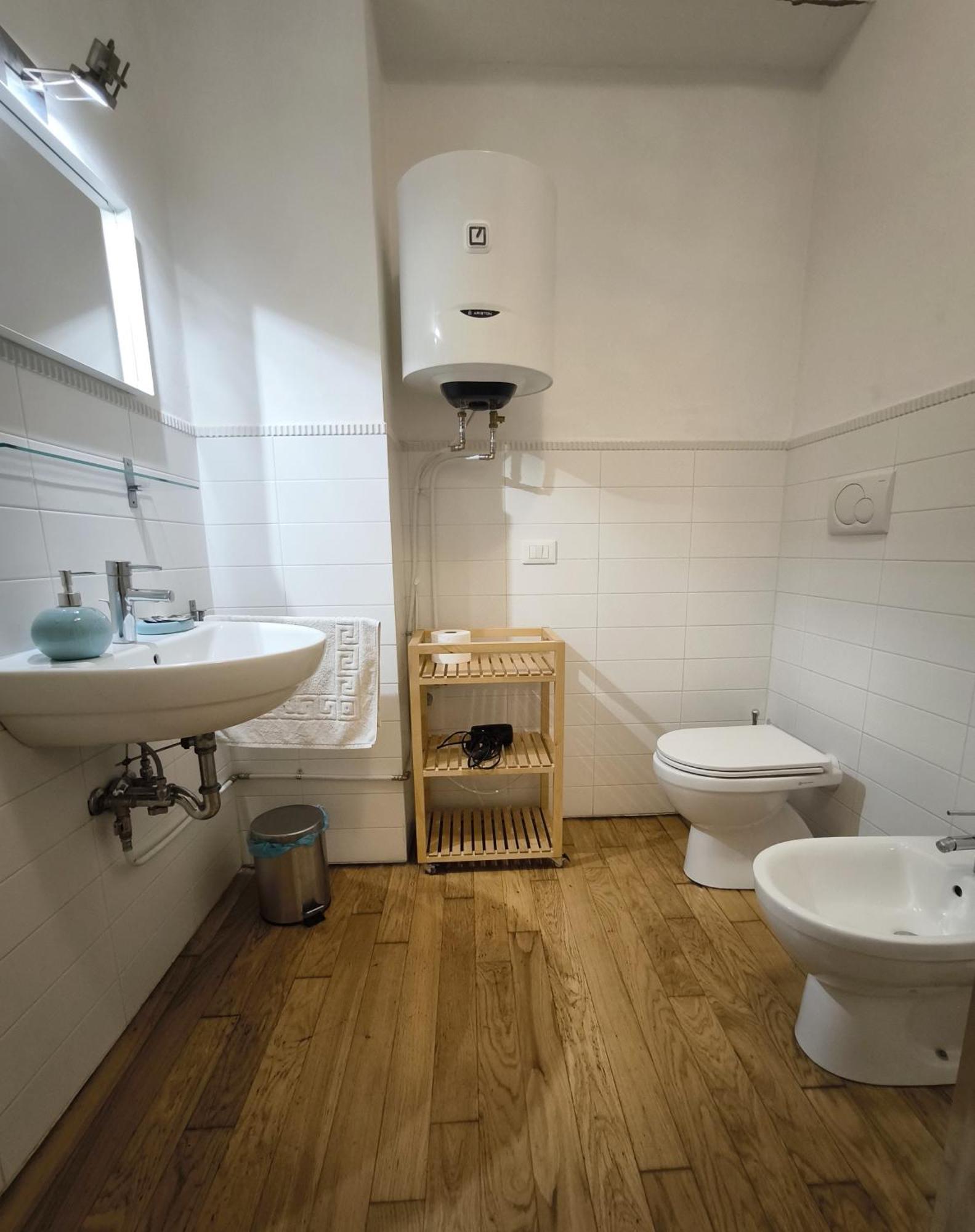 Tupertu Sant'Orsola - Centro Apartment Bologna Luaran gambar